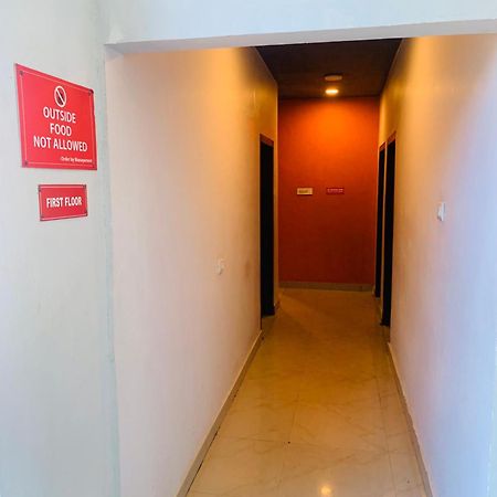 Hotel Aditya Palace Guwahati Zewnętrze zdjęcie