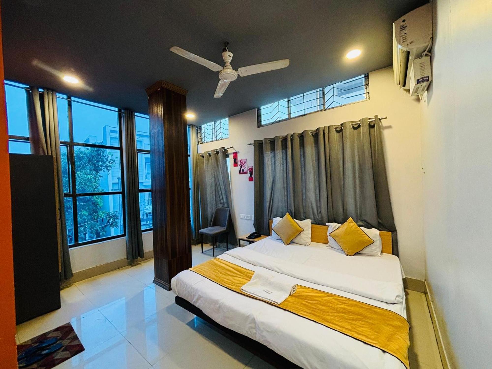 Hotel Aditya Palace Guwahati Zewnętrze zdjęcie