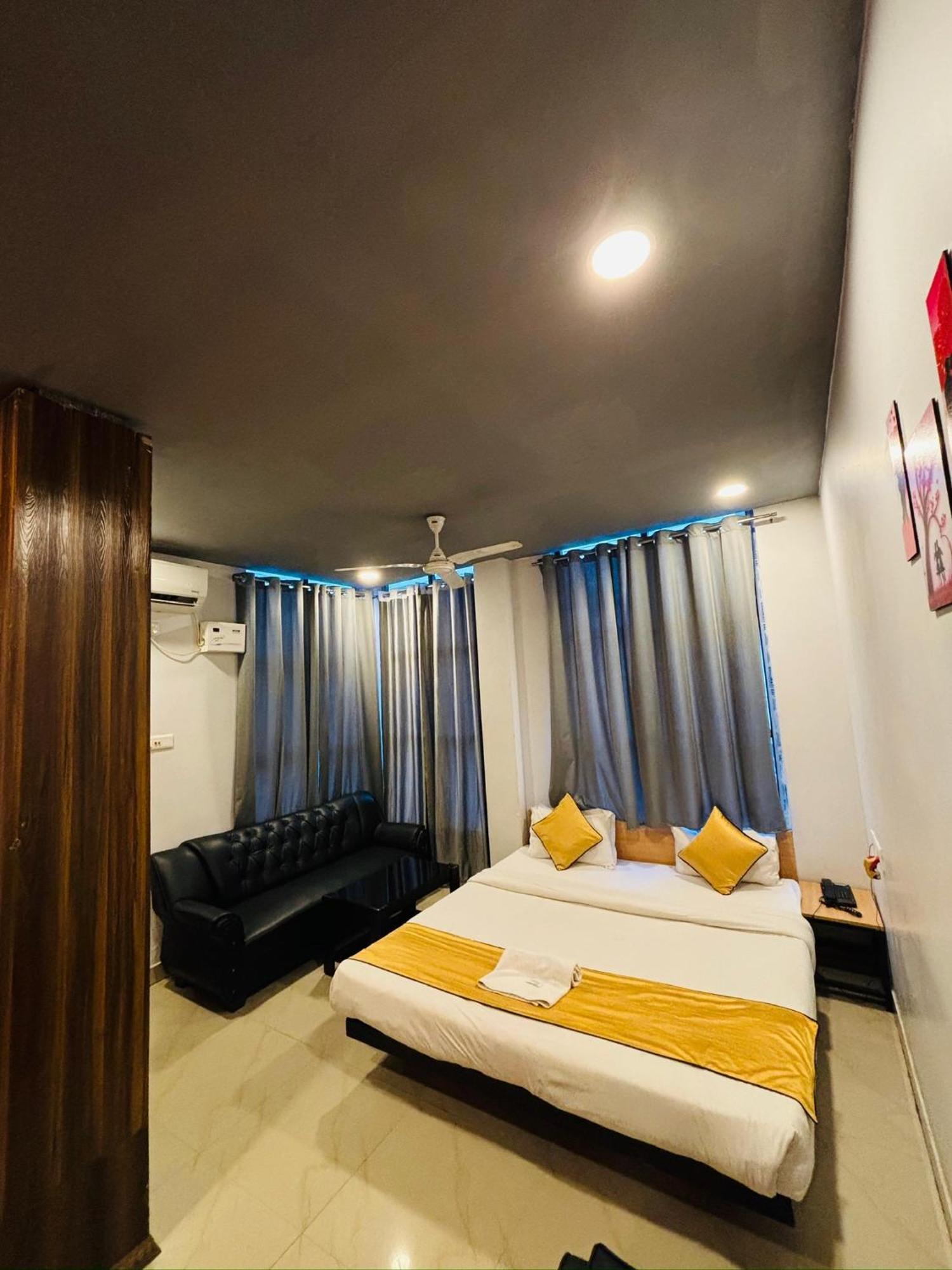 Hotel Aditya Palace Guwahati Zewnętrze zdjęcie