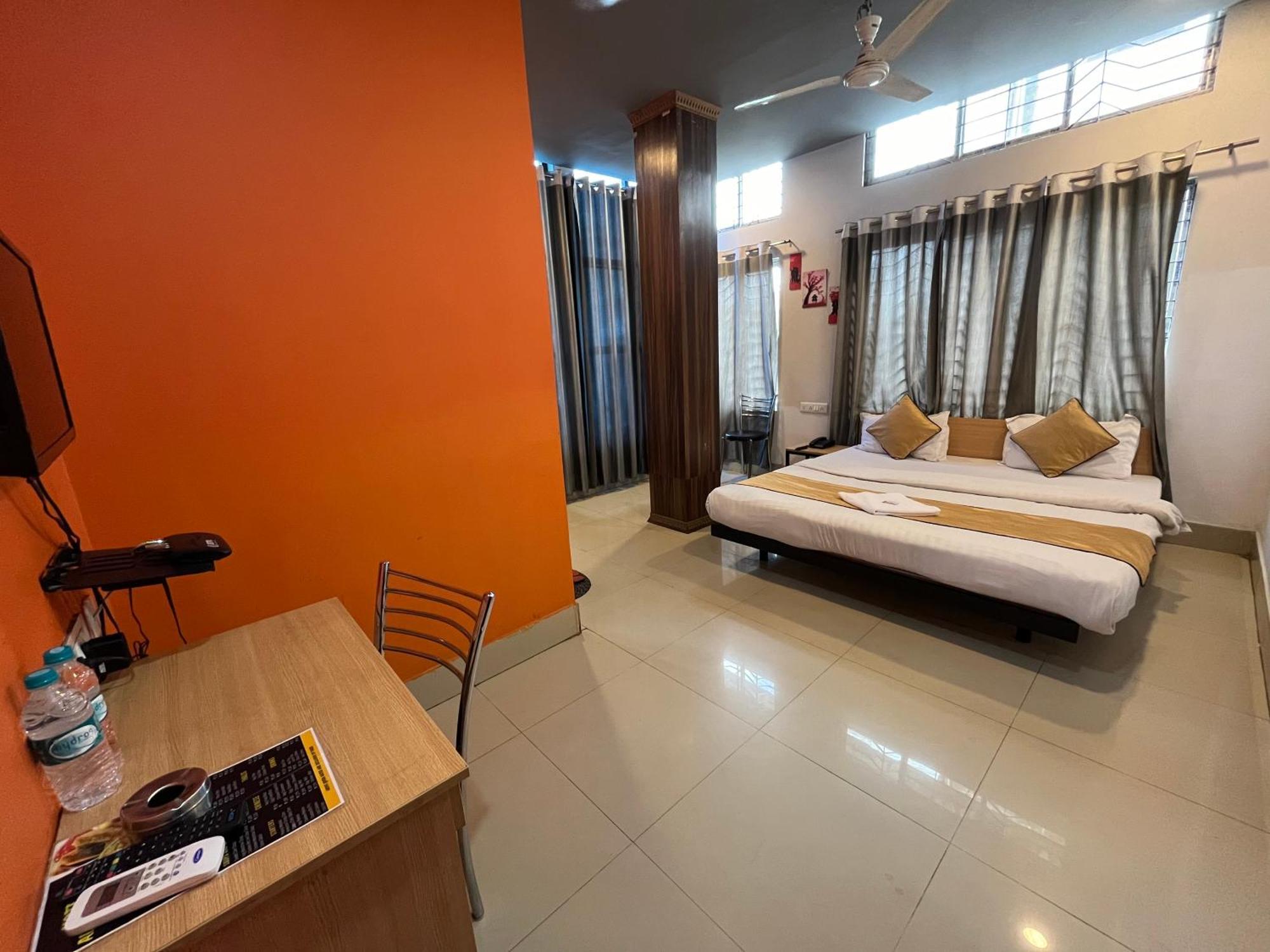 Hotel Aditya Palace Guwahati Zewnętrze zdjęcie